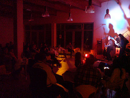 Daniele Tenca durante il concerto